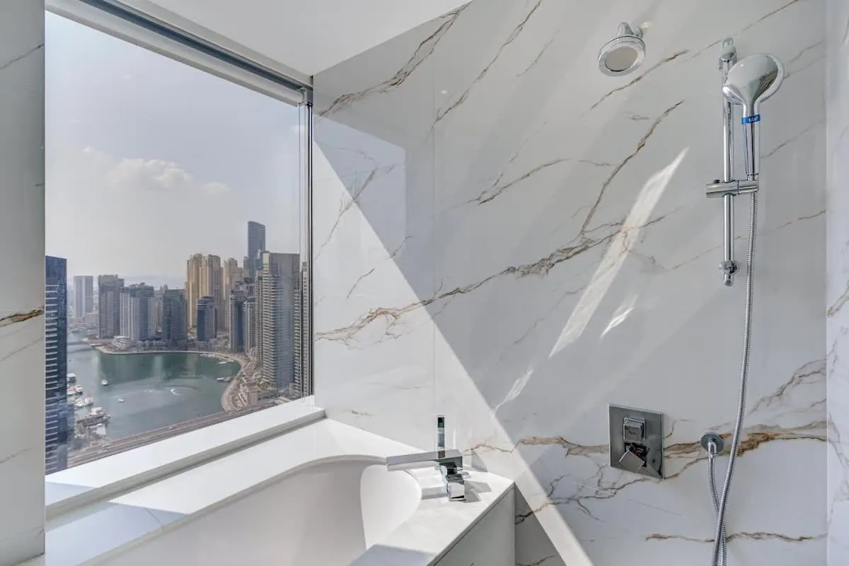 Luxurious Apartment And Amazing Dubai Marina View United Arab Emirates