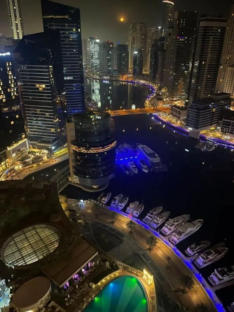 Luxurious Apartment And Amazing Dubai Marina View 0*,